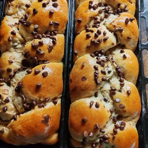 Grande brioche aux pépites de chocolat