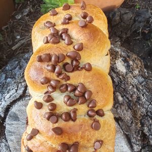 Moyenne brioche aux pépites de chocolat